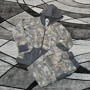 BKE YOUTH LARGE CAMO FLEECE FULL-ZIP HOODIE SWEATSHIRT & JOGGER SET
